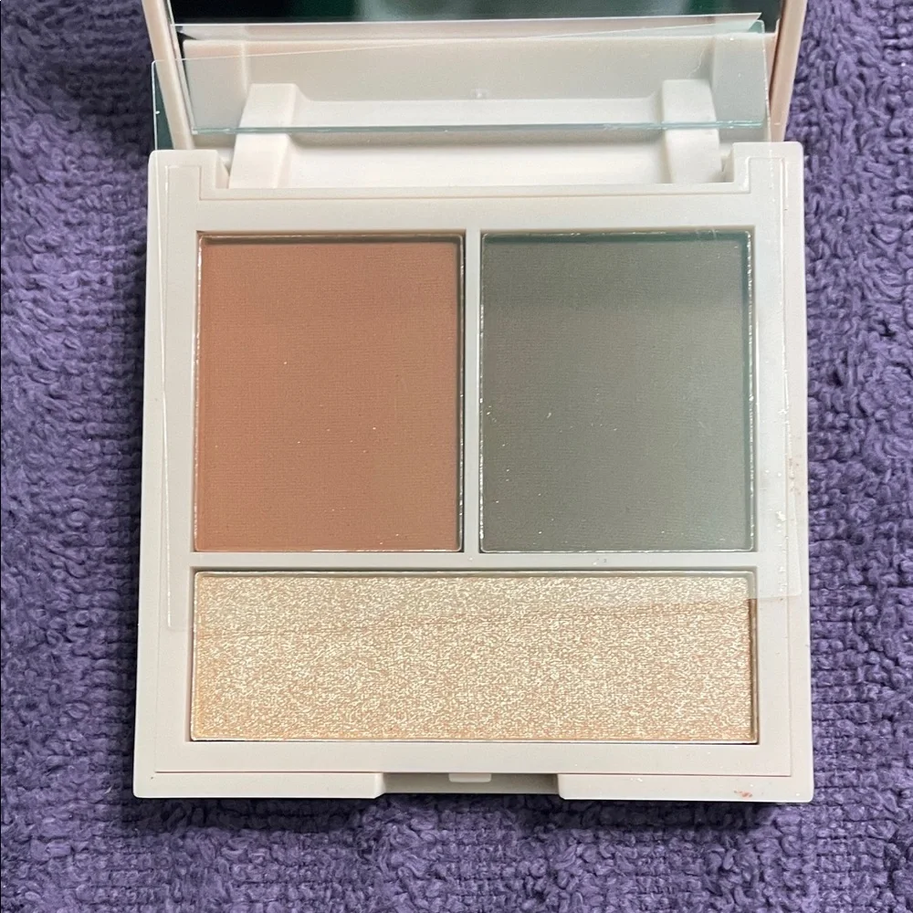 Revolution Contour Powder Compact - Medium
